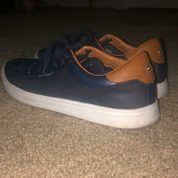 Tommy Hilfiger Sneakers - Picture 2 of 3